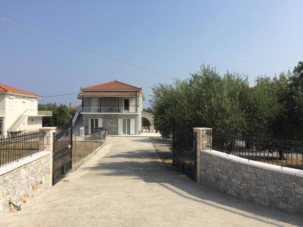 ELAIANTHOS APARTMENTS ΜΑΥΡΟΒΟΥΝΙ